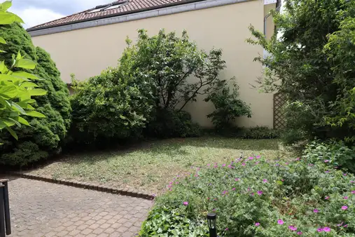 *** Vermietete kleine 






























Doppelhaushälfte ***
in Lauflage zur Innenstadt