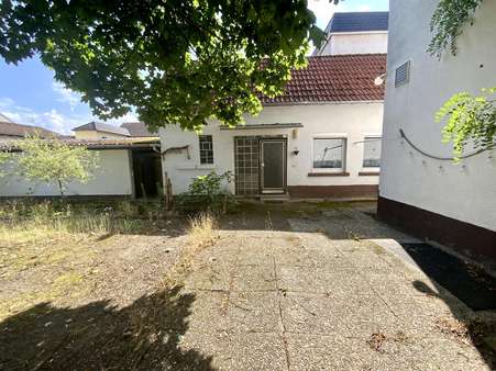 Hof Hof - Mehrfamilienhaus in 64546 Mörfelden-Walldorf mit 164m² kaufen