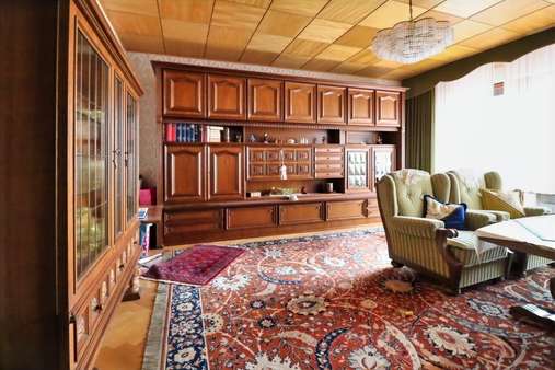Wohnzimmer Erdgeschoss Wohnzimmer Erdgeschoss - Zweifamilienhaus in 65474 Bischofsheim mit 179m² kaufen
