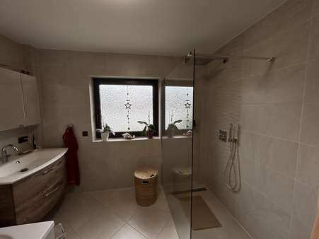Duschbad - Einfamilienhaus in 64521 Groß-Gerau mit 196m² kaufen