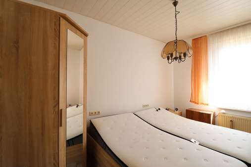 Schlafzimmer Erdgeschoss Schlafzimmer Erdgeschoss - Einfamilienhaus in 65474 Bischofsheim mit 123m² kaufen