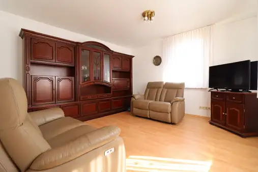 ***Im  Herzen von Bischofsheim***
Mehrgenerationenhaus zur Kernsanierung