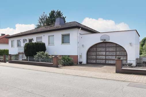 Außenansicht - Bungalow in 65428 Rüsselsheim mit 261m² kaufen
