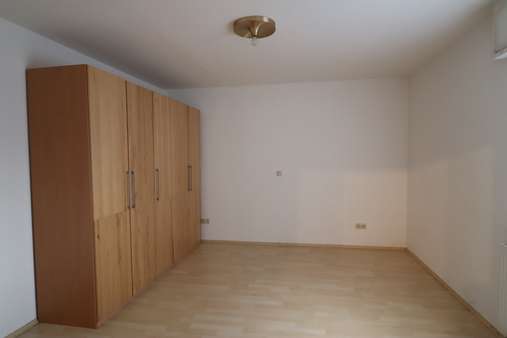 Schlafzimmer 2 - Erdgeschosswohnung in 65428 Rüsselsheim mit 78m² kaufen
