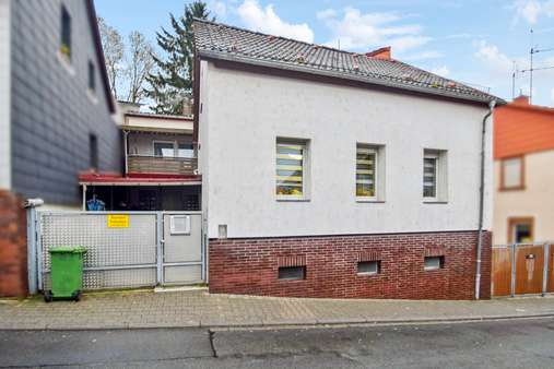 Straßenansicht - Einfamilienhaus in 64372 Ober-Ramstadt mit 126m² kaufen
