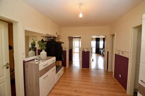 Flur - Etagenwohnung in 64832 Babenhausen mit 117m² kaufen