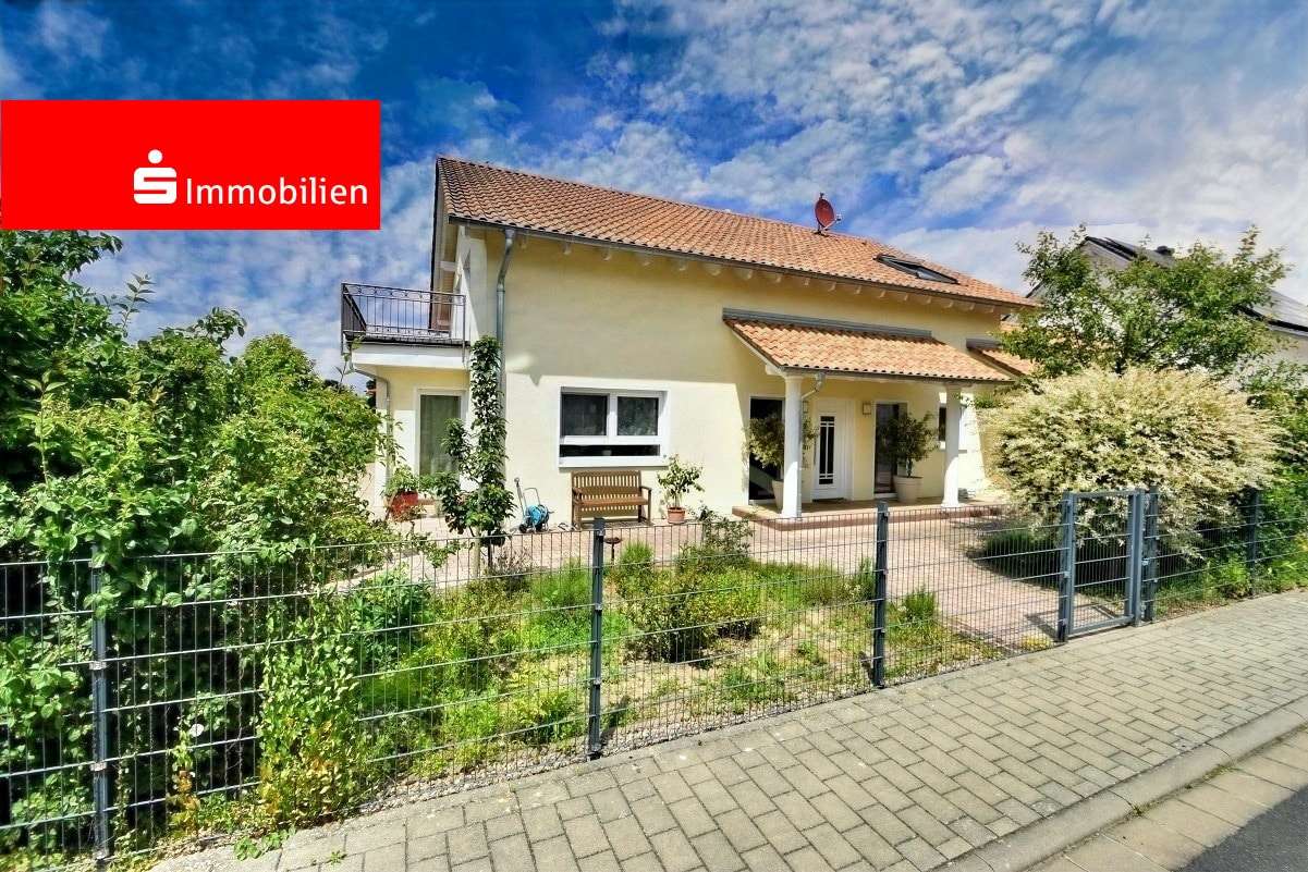 Straßenansicht - Einfamilienhaus in 64832 Babenhausen mit 198m² kaufen