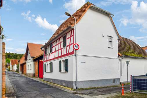 Straßenansicht - Einfamilienhaus in 64823 Groß-Umstadt mit 103m² kaufen