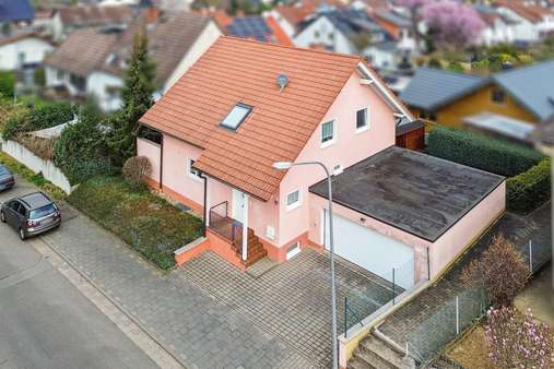 Straßenansicht (Luftbild) Straßenansicht (Luftbild) - Einfamilienhaus in 64823 Groß-Umstadt mit 130m² kaufen