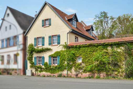 Straßenansicht - Einfamilienhaus in 64853 Otzberg mit 129m² kaufen
