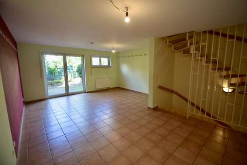 EG - Wohn-/ Esszimmer Bild 1 - Reihenmittelhaus in 64354 Reinheim mit 115m² kaufen
