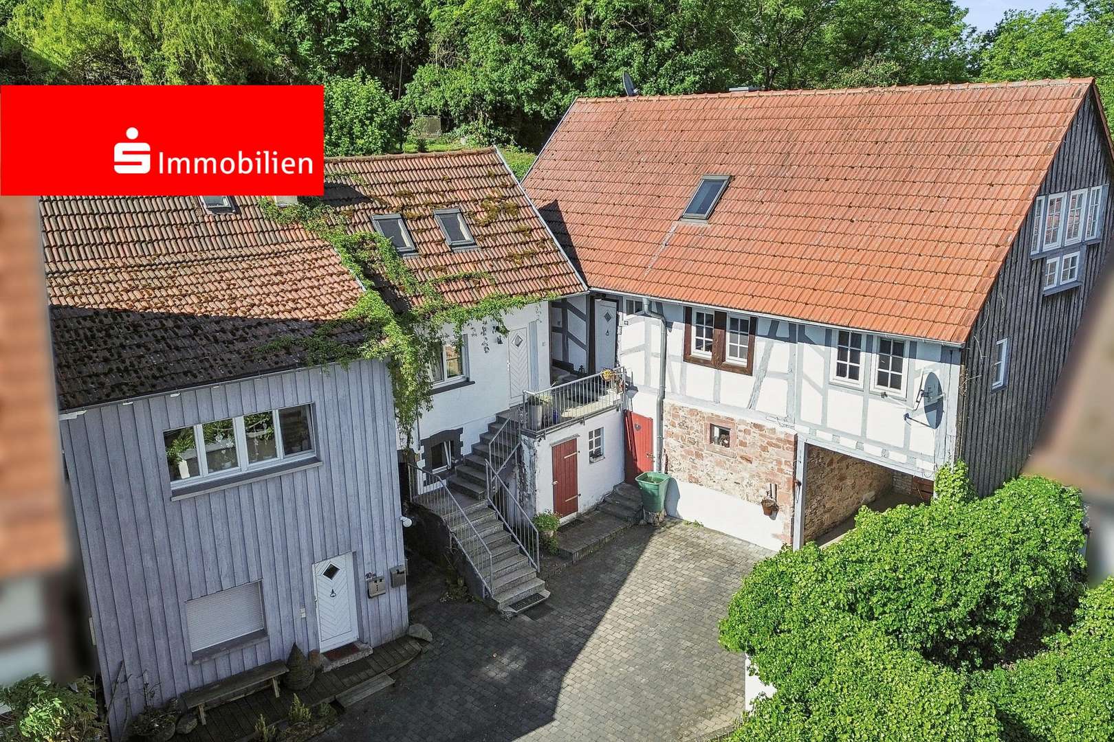 Straßenansicht (Luftbild) - Zweifamilienhaus in 64853 Otzberg mit 233m² kaufen