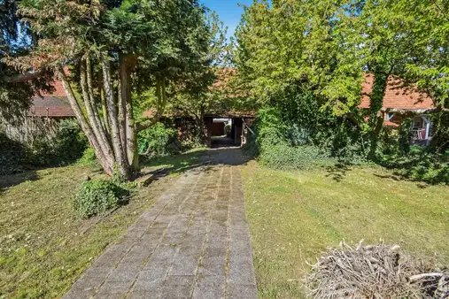 Hofreite mit Baugrundstück in Richen