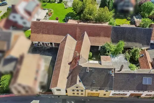 Hofreite mit Baugrundstück in Richen