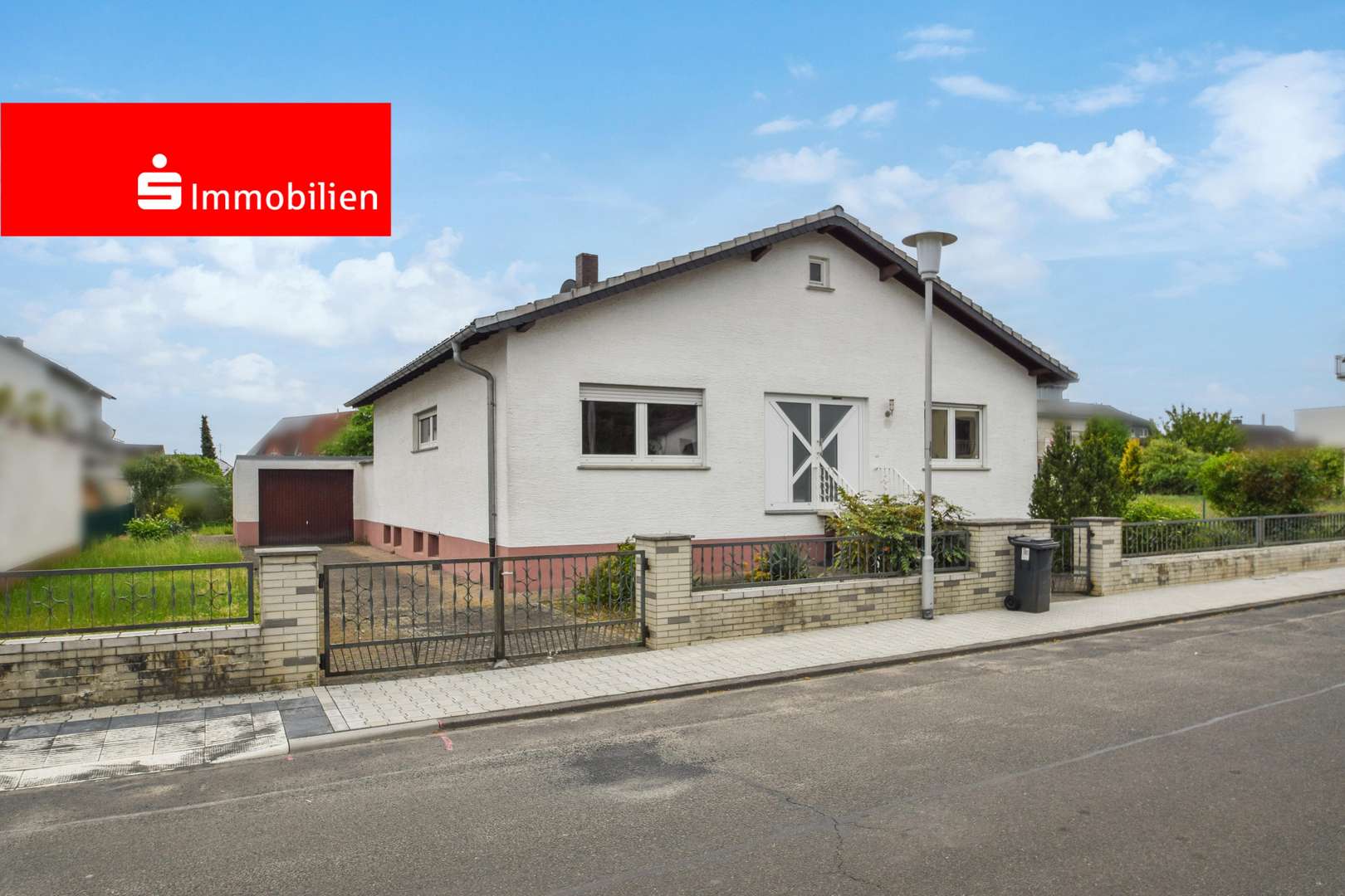 Straßenansicht - Bungalow in 64859 Eppertshausen mit 107m² kaufen