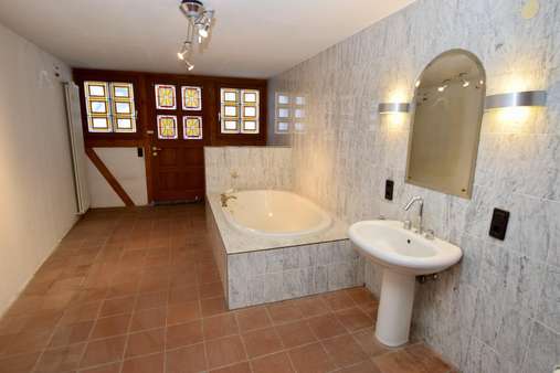 EG - Badezimmer Bild 1 - Einfamilienhaus in 64807 Dieburg mit 120m² kaufen