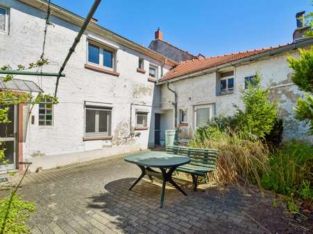 Hofansicht - Einfamilienhaus in 64823 Groß-Umstadt mit 138m² kaufen