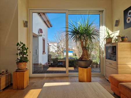 EG - offener Wohn-/ Esszimmerbereich mit Blick in den Garten - Doppelhaushälfte in 64846 Groß-Zimmern mit 147m² kaufen