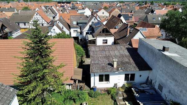 Drohnenansicht Werkstatt _ Wohnhaus - Mehrfamilienhaus in 64850 Schaafheim mit 268m² kaufen