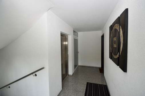 Treppenhaus /Eingangsbereich Treppenhaus /Eingangsbereich - Etagenwohnung in 64807 Dieburg mit 98m² mieten