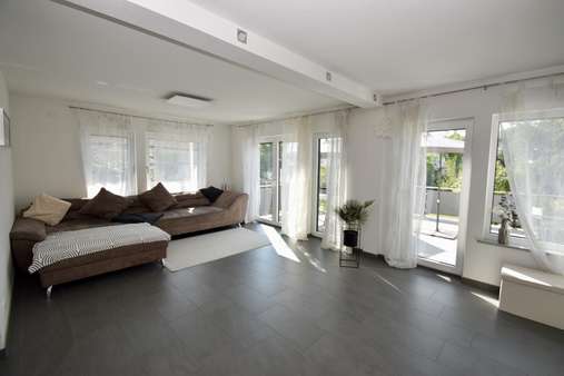 EG - Wohnzimmer Bild 1 EG - Wohnzimmer Bild 1 - Einfamilienhaus in 64354 Reinheim mit 120m² kaufen