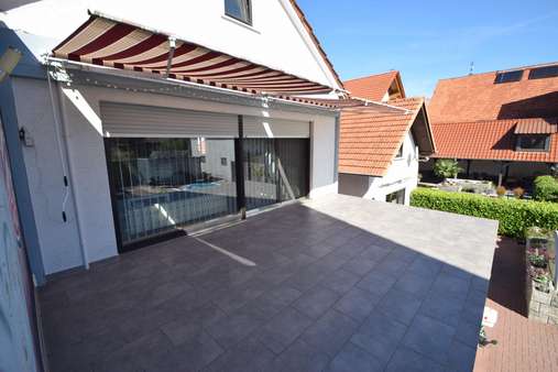 Dachterrasse Dachterrasse - Zweifamilienhaus in 64823 Groß-Umstadt mit 242m² kaufen