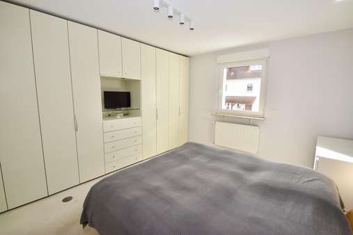 OG - Schlafzimmer OG - Schlafzimmer - Zweifamilienhaus in 63322 Rödermark mit 206m² kaufen