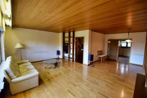 Wohn-/ Esszimmer Wohn-/ Esszimmer - Einfamilienhaus in 64380 Roßdorf mit 114m² kaufen