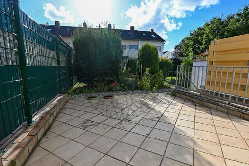 Terrasse - Reihenmittelhaus in 65239 Hochheim mit 95m² kaufen