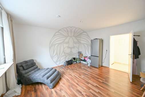 Elternschlafzimmer - Mehrfamilienhaus in 65366 Geisenheim mit 235m² kaufen