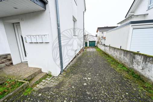 Hofeinfahrt - Mehrfamilienhaus in 65385 Rüdesheim am Rhein mit 235m² kaufen