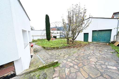 Innenhof, Garten, Garage - Mehrfamilienhaus in 65385 Rüdesheim am Rhein mit 235m² kaufen