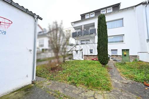 Innenhof, Garten, Garage - Mehrfamilienhaus in 65385 Rüdesheim am Rhein mit 235m² kaufen