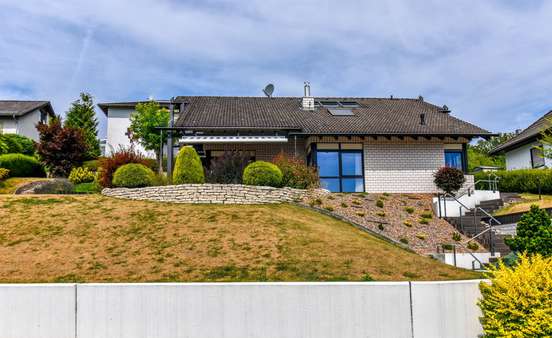 Außenansicht - Einfamilienhaus in 35781 Weilburg mit 190m² kaufen