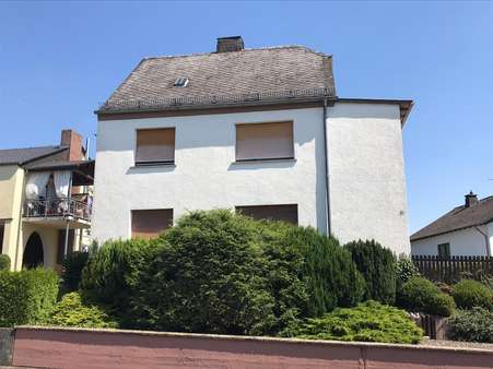 Straßenansicht - Einfamilienhaus in 65604 Elz mit 155m² kaufen