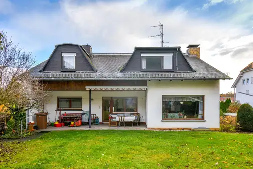 Einfamilienwohnhaus mit tollem Grundstück in Limburg-Lindenholzhausen 