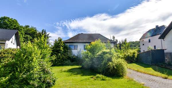 Straßenansicht Straßenansicht - Einfamilienhaus in 65599 Dornburg mit 130m² kaufen