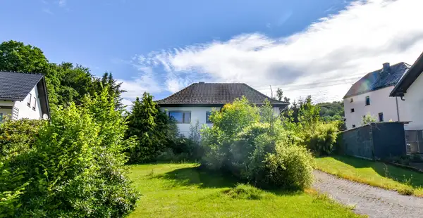 Gemütliches Einfamilienwohnhaus mit großem Garten in Dornburg-Langendernbach