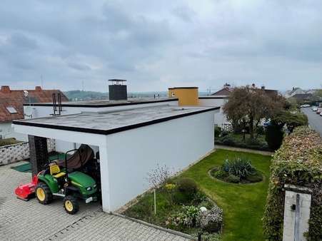 Garage mit Vordach und Hof - Zweifamilienhaus in 65597 Hünfelden mit 300m² kaufen