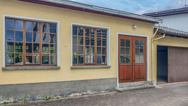 Werkstatt und Garage Werkstatt und Garage - Doppelhaushälfte in 65620 Waldbrunn mit 104m² kaufen