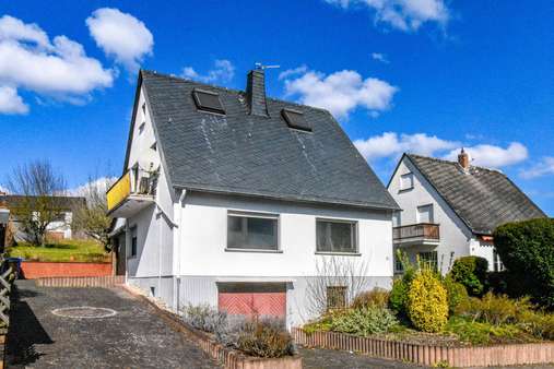 Straßenansicht - Einfamilienhaus in 65551 Limburg mit 112m² kaufen