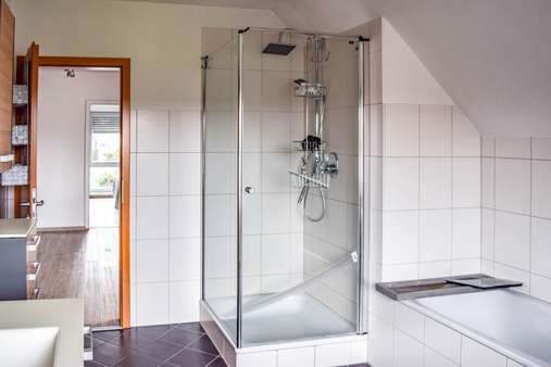 Badezimmer OG - Einfamilienhaus in 65589 Hadamar mit 140m² kaufen