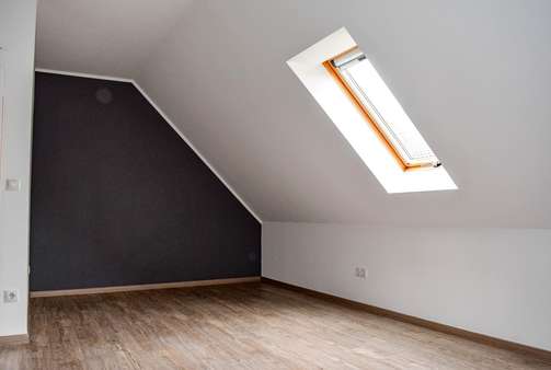 Schlafzimmer OG - Einfamilienhaus in 65589 Hadamar mit 140m² kaufen