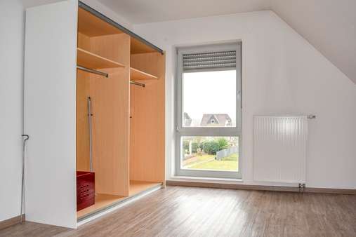 Schlafzimmer OG - Einfamilienhaus in 65589 Hadamar mit 140m² kaufen