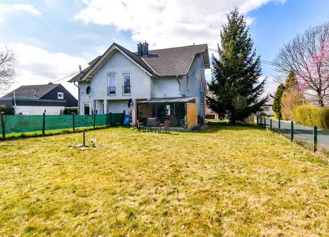 Gartenansicht - Doppelhaushälfte in 56477 Rennerod mit 151m² kaufen