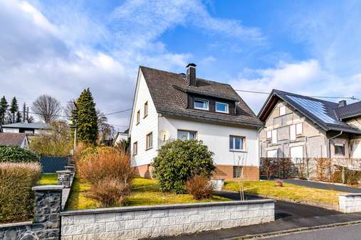 Straßenansicht - Einfamilienhaus in 56459 Willmenrod mit 103m² kaufen