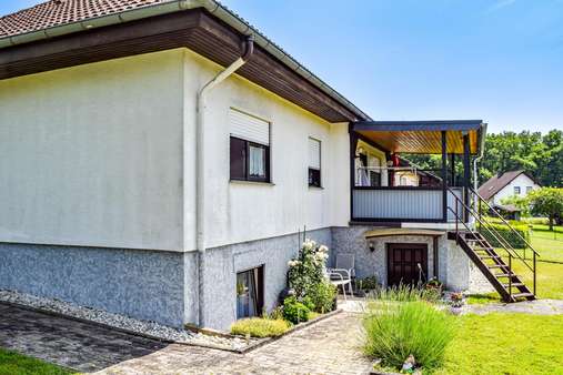Außenansicht Garten Außenansicht Garten - Einfamilienhaus in 35781 Weilburg mit 109m² kaufen