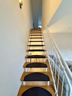 Treppe - Maisonette-Wohnung in 65549 Limburg mit 77m² kaufen