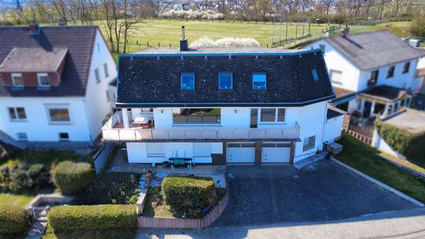 Außenansicht Osten - Einfamilienhaus in 35633 Lahnau mit 285m² kaufen