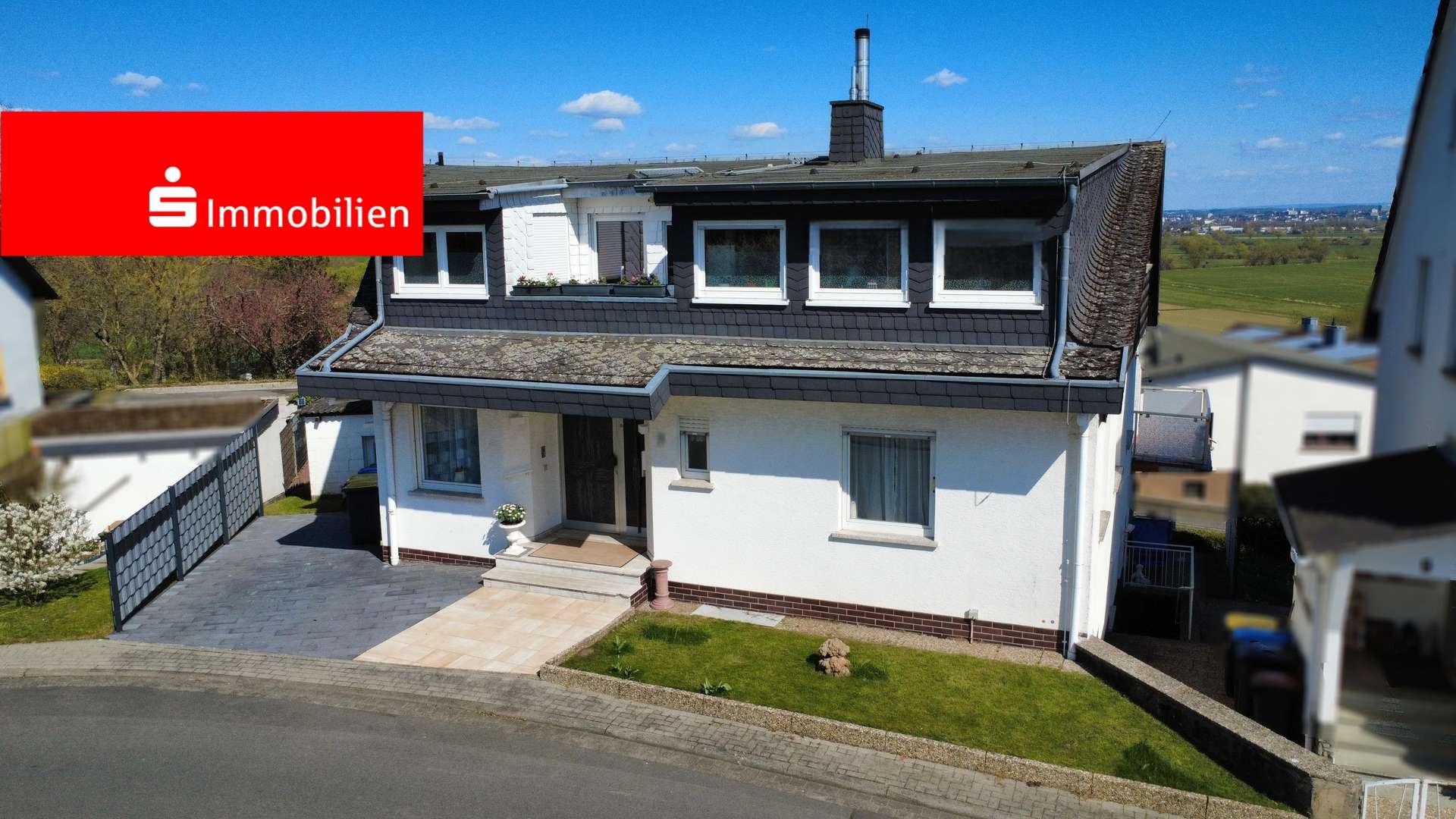 Außenansicht Westen - Einfamilienhaus in 35633 Lahnau mit 285m² kaufen